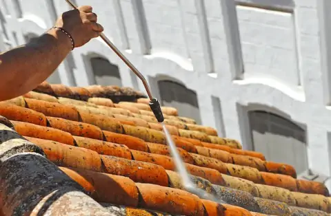 Nettoyage de toitures - Lantic